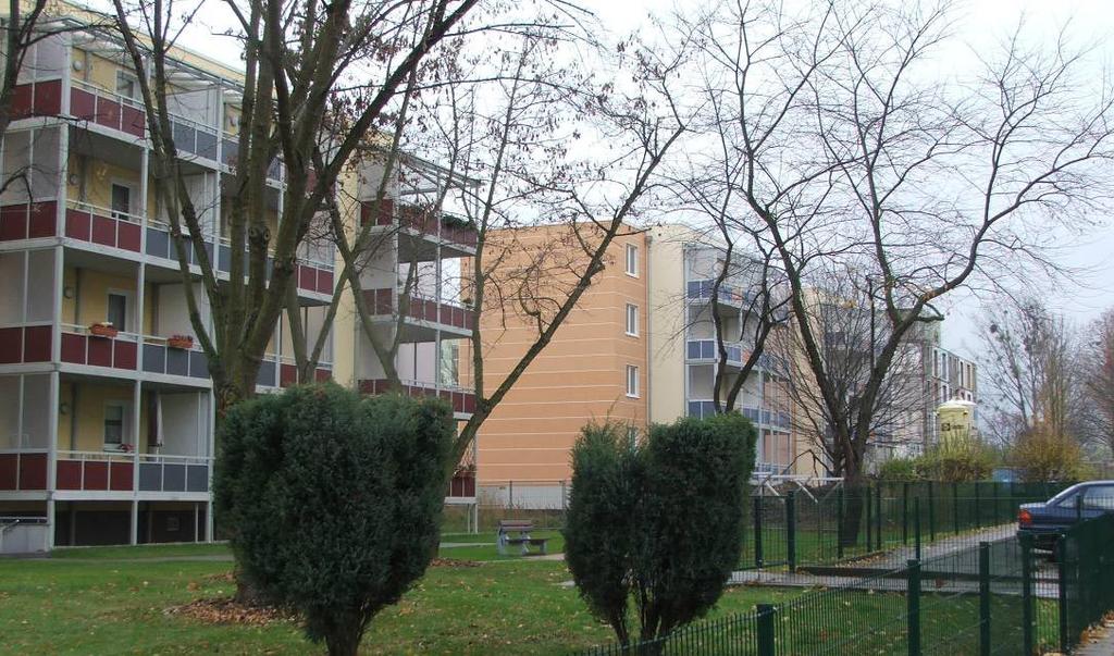 Konkrete Beispiele von Aufwertungsmaßnahmen nahmen im Stadtumbau am Beispiel der MWG- Wohnungsgenossenschaft eg Magdeburg Deck Ausgewählte Kennziffern 2004 2005 2006 2007 2008 Mitglieder 10.915 10.