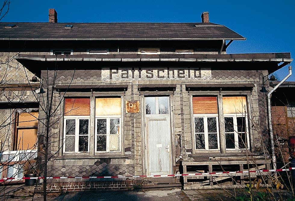 ANLAGEN-PLANUNG Spur ensuche Der Bahnhof Pattscheid Nicht viel hat vom kleinen Bahnhof Pattscheid bis heute überdauert.