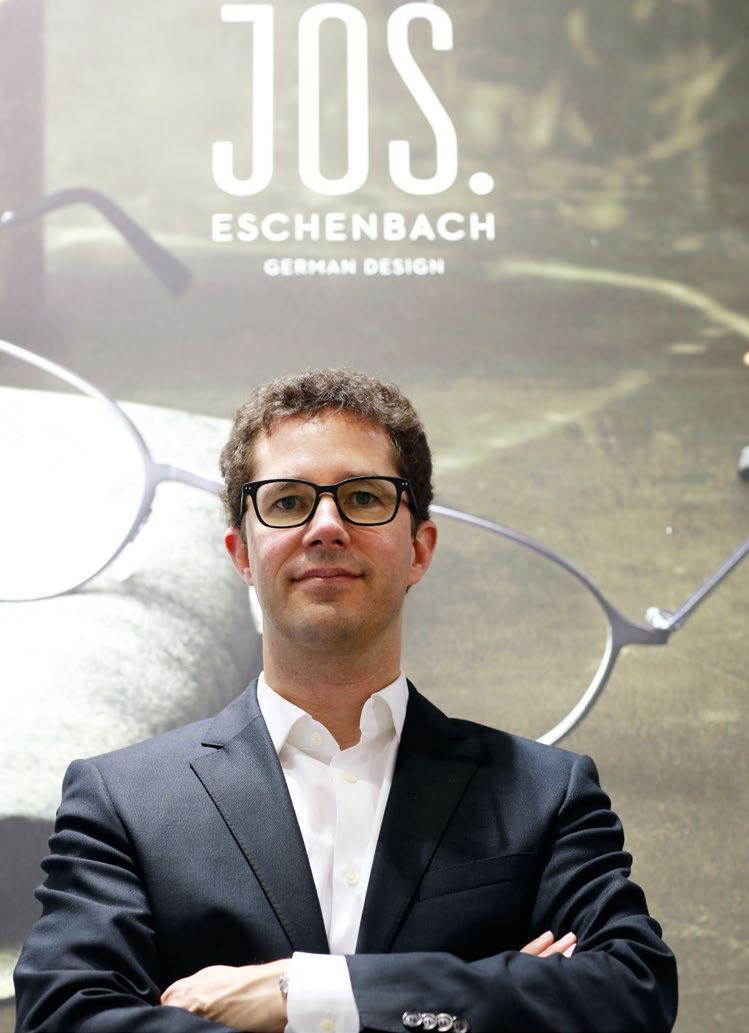 24 Unternehmen Chefetage WANDEL durch Stärke Im März hatte Dr. Jörg Zobel (43) die ersten einhundert Tage als CEO der Eschenbach Optik hinter sich.