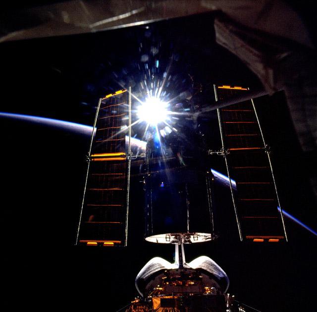 Das Space Shuttle Ein leistungsfähiges Raumfahrzeug Reparatur des Hubble Teleskops Wiederverwendbare Teile Hohe Nutzlast ins