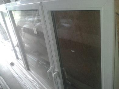 Fenster 3-flügelig 10 265x140cm 3-flügeliges Kunststofffenster, Farbe glattweiss, 2-fach