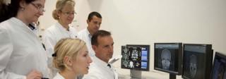 Direktor der Abteilung für Klinische Radiologie / Strahlentherapie am Universitätsklinikum Heidelberg.