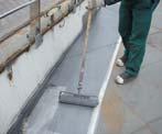 4.1.2.4 Arbeitsanleitung zur Oberflächenvorbehandlung GFK-Decks 208 Stark verschmutzte Haftflächen mit einem reinen Lösungsmittel (Sika Remover-208) reinigen, um den gröbsten Schmutz zu entfernen.