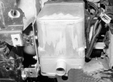 Lochbild des abgewinkeltem Lochband (4/) auf ABS-Halter übertragen - Abgewinkeltes Lochband entfernen und Bohrung ø 6,5 mm in ABS-Halter