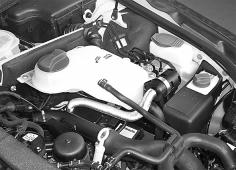 Thermo Top Z/C Audi A4 Brennluftansaugleitung - Am vorderen Befestigungspunkt des Wasserausgleichsbehälters die Spreizmutter entfernen und durch eine Blechmutter ersetzen - Brennluftansaugleitung