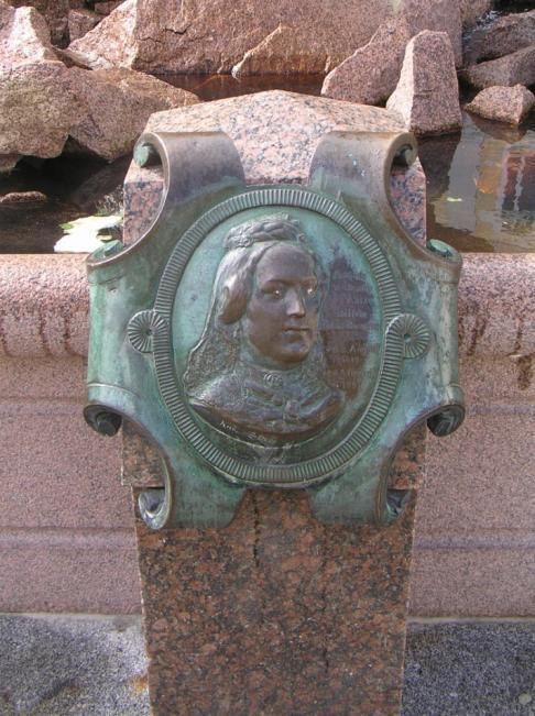 Abb. 4: Bronzeplatte mit Portrait der