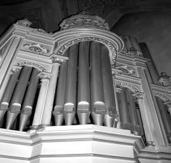 Daher hat das Landesdenkmalamt entschieden, dass die Orgel erhalten bleiben und nach einer Restaurierung wieder in unserer Pfarrkirche aufgestellt werden muss.