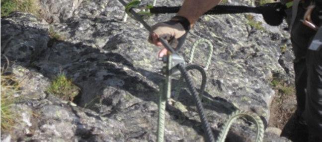 Umsetzung des Gelernten an einem Übungsklettersteig Ausrüstung: Voraussetzung: Anmeldung: Hüftgurt, Klettersteigset, Helm, evtl.