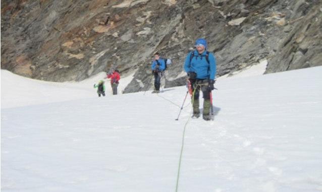 Wir werden über Gletscher steigen, über Grate klettern, 3000er wie z.b. Dreiländerspitze, Piz Buin oder Silvrettahorn besteigen und auch gemütliche Hüttenatmosphäre schnuppern.