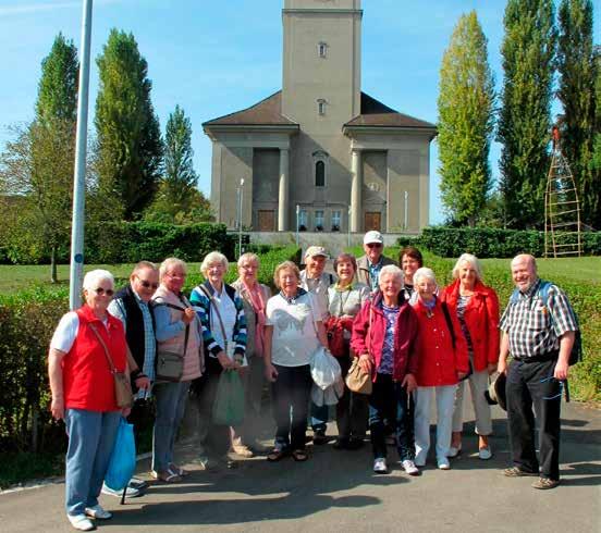 Gemeinde unterwegs Seniorenfreizeit am Bodensee 31 Senioren fuhren mit Pfr. a.d. Peter Lübbert Ende September für 14 Tage nach Friedrichshafen an den Bodensee.