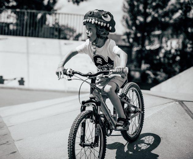 > Ein Mountainbike, auf dem Kinder unbefestigte Routen erkunden und dabei Spass haben können, ist alles andere als ein Kinderspiel.
