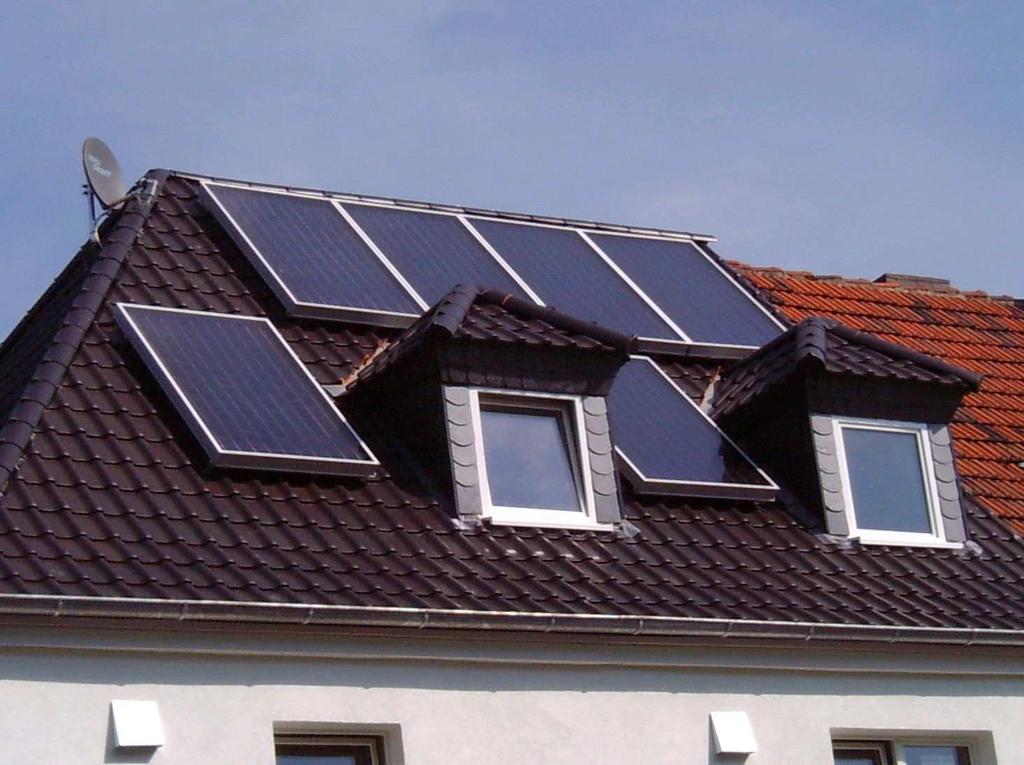 Solaranlage zur Trinkwassererwärmung und Heizungsunterstützung 16 m 2 Flachkollektoren (Schornstein auf