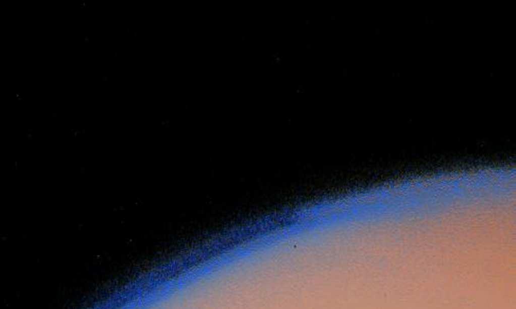 Titan, Mond des Saturn Temperatur: Atmosphäre: Gase: -180 o C etwas