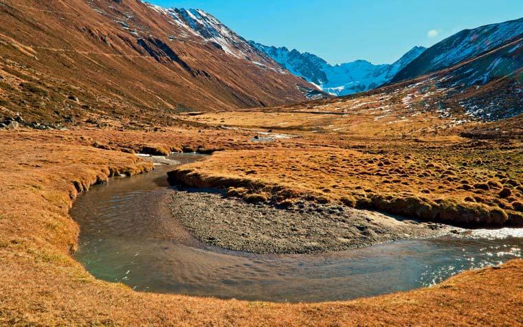 Die Kraft des Wassers hat seit Urzeiten die Gebirgslandschaften geformt und wilde Schluchten und malerische Täler ins Gestein gegraben.