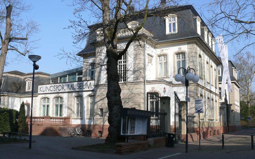 Historie und Architektur History and architecture Herrschaftlich beheimatet ist das Klingspor Museum im neobarocken Pavillon des Büsing-Palais.
