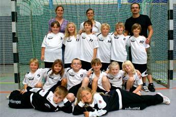 Neuer Trikotsatz und erste große Bewährungsprobe für die Handballkids aus Westeregeln Am 06.09.2011 war es endlich so weit.
