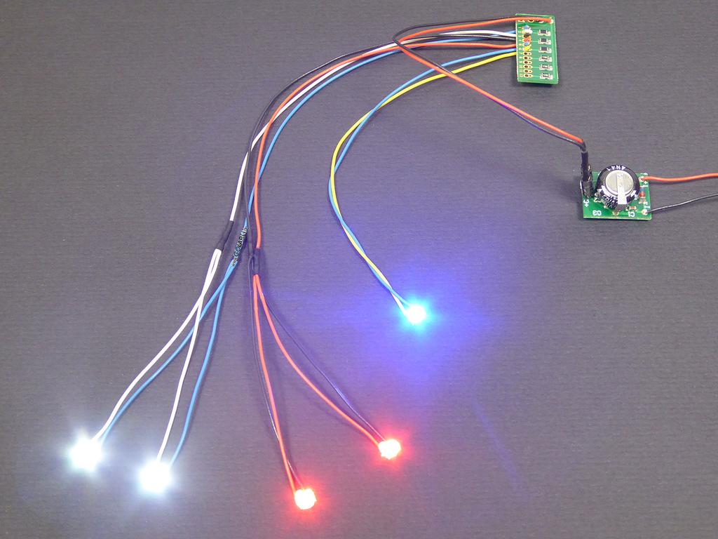 Nachdem alle LEDs oder SMDs befes;gt sind können die Kabel entsprechend gekürzt werden.