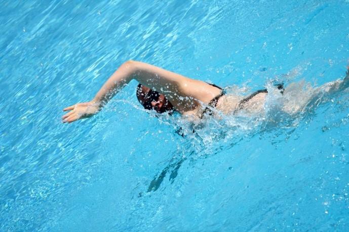Ausbildung I Vom Nichtschwimmer zum Schwimmer Ausbildung von Kindern, Jugendlichen und Erwachsenen Wassergewöhnung und Babyschwimmen Schwimmfähigkeit