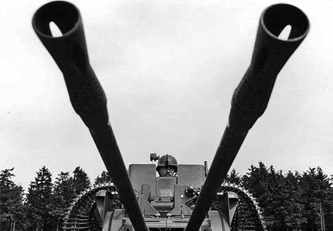April 1974 Aufstellung der Flugabwehrkanonenbatterie 302 (FlakBttr 302) zum Schutz der Stellungen vor feindlichen Tieffliegern.