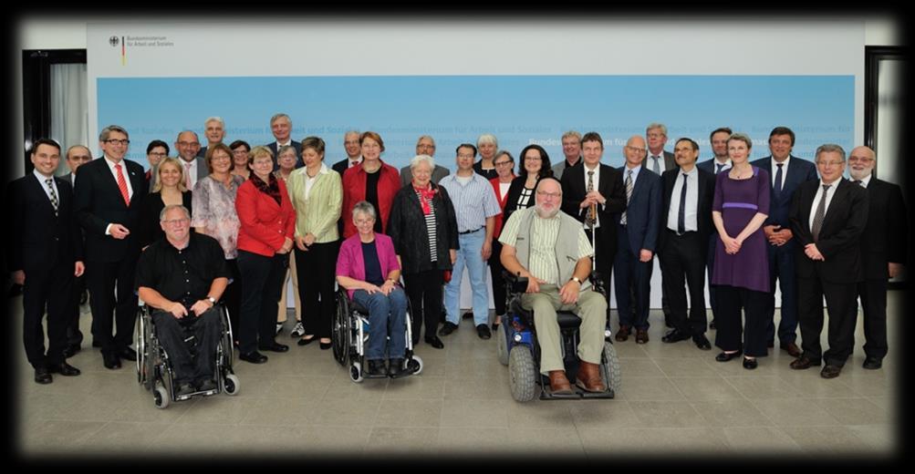 Partizipation der Menschen mit Behinderungen Nichts über uns ohne uns Bereits die Erarbeitung des BTHG erfolgte nach diesem im Koalitionsvertrag