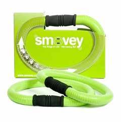 Smovey Der grüne, latexfreie Schlauch mit den 4 innenliegenden Stahlkugeln und Riffelung ist ein Sportgerät und überträgt die entstehenden Schwingungen beim Trainieren über die Handmeridiane ins