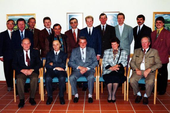 Gemeinderat 1991 1997 1. Reihe: Johann Ortner, Piberschlag 63, BH Johann Winkler, BGM Johann Grünzweil, Piberschlag 1, Herta Holzmann, Piberschlag 17, Franz Bindeus, Mühlholz 12 2.