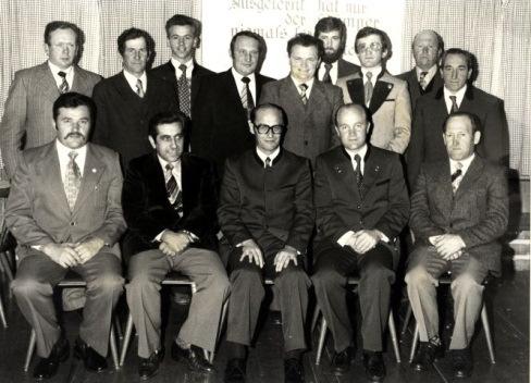 Gemeinderat 1979 1985 1. Reihe: Richard Kiesl, Piberschlag 9; Heinrich Dumfart, Piberschlag 74; BH Dr. Wilhelm Hable; BGM Prof. Friedrich Winkler, Schönegg 4; Franz Nimmervoll, Mühlholz 6 2.