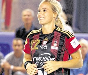 Die Handballerin Jane Schumacher aus Tingleff hat einen guten Start in die neue Handballsaison erwischt: Nach drei Spielen für ihren neuen Verein OGC Nizza ist sie in der Torschützenliste der