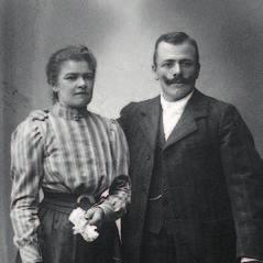 10 Hochzeitsfoto vom 18.8.1913 von Brigitte Rizzardi aus Kurtatsch und Rudolf Schiefer aus Passeier.