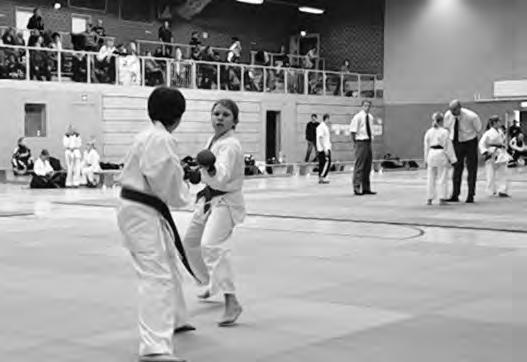 November war es für die Kleinen des Kyffhäuser-Karate-Dojos endlich wieder soweit: Auf gingõs nach Meuselwitz zu den 17. Thüringer Landesmeisterschaften im Karate der Kinder.