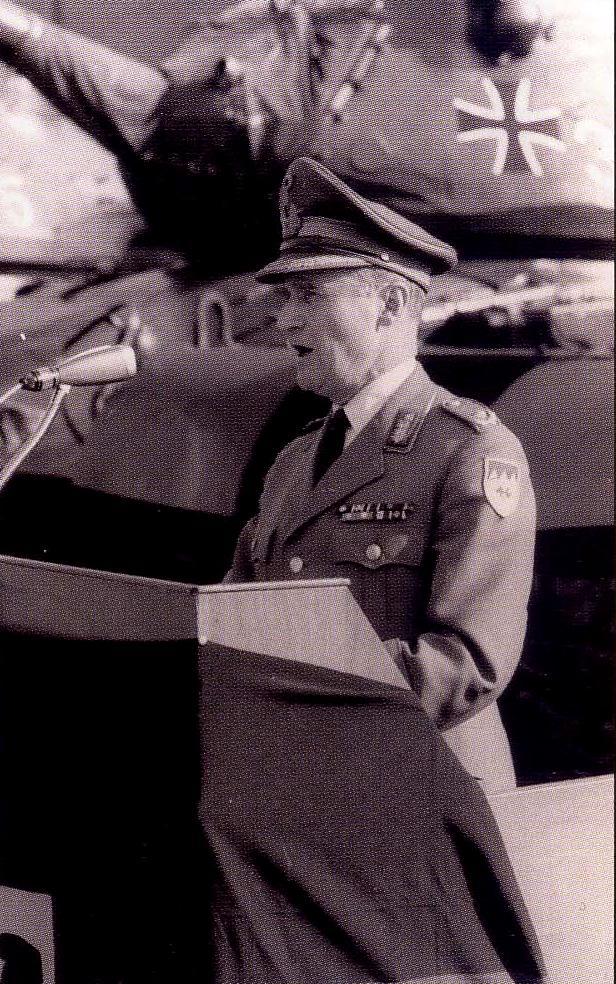 Generalmajor Gericke, Kommandeur 1.