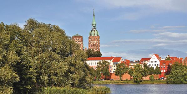 Wohlfühlen Senioren-Zentrum Am Tierpark Stralsund ist eine grüne, vom Wasser geprägte Stadt.
