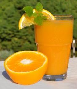 Fruchtsaftgetränk Zutaten: AQ Plus Citrus, Wasser und Fruchtsaftkonzentrat AQ Plus Citrus 0 0,5 % Wasser