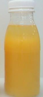 Erscheinungsbild von Getränken mit 0,5 % AQ Plus Citrus nach 8 Wochen Lagerung» typisches Bild von Getränken mit