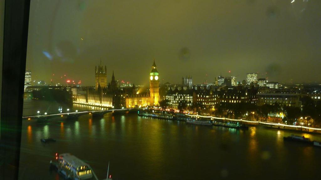 Blick aus dem London Eye auf den