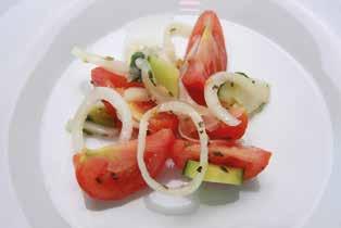 Pilzsalat Champignons (46%) und Stockschwämmchen mit Gemüse in einer Essig-Öl-Marinade 66033 Rote Bete Salat Feine
