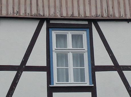 Fenster Die typische Fensterkonstruktion der Bauernhäuser ist das Flügelfenster.