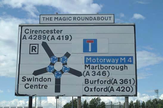 Große ohne Lichtsignalanlage Abschnitt 5 Blatt 14 Ein großer, in Swindon / Südengland im Jahr 1972 hergestellter Magic Roundabout ist durch 2 dreistreifige Fahrbahnringe gekennzeichnet,