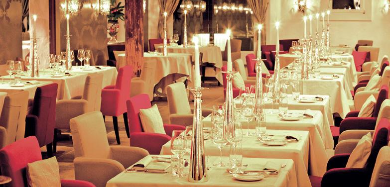 HEILIGABEND - MENU Für Sie und Ihre Lieben wird am Heiligabend ein 6-Gang Menu im gemütlichen und mit Arven vertäfelten Gourmet Restaurant «Kronenstübli» serviert.