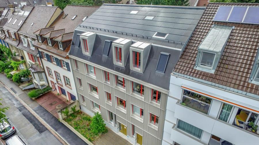 Neubauten: Solares Mehrfamilienhaus