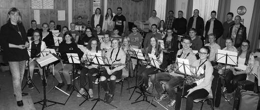 AMTSBLATT DER STADT GAMMERTINGEN - Nr. 11 vom 16. März 2017 11 Die neu initiierte gemeinsame musikalische Vorgruppe der Jugendkapelle hatte ebenfalls am Freitag, 10.