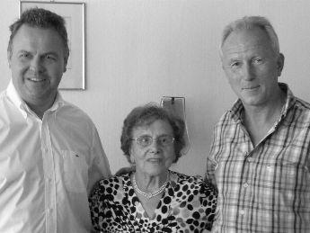Geburtstagsjubiläum Frau Hierweck Am 23. Juli 2010 feierte Frau Rosa Hierweck ihren 90. Geburtstag! Zu der Geburtstagsfeier mit geladenen Gästen beim Gasthaus Rois gratulierten Herr Bgm.