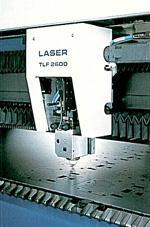 Dickblechbearbeitung ein CO2-Laser mit 2400 Watt Leistung und