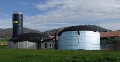 Schweizerische Statistik erneuerbarer Energieträger - Teilstatistik Biogas 2004 Seite 19 4 Anlagebeispiel Biogasanlage Ittigen Bern Seit Mitte August 2005 produziert die Biogasanlage auf dem Hof der