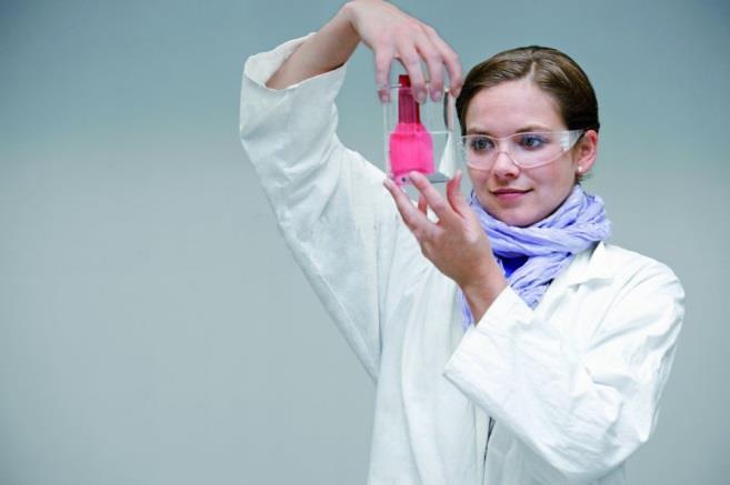 Duales Studium an der FH Aachen Angewandte Chemie 8-semestriger ausbildungsintegrierender dualer Studiengang Verknüpft mit einer Ausbildung zum Chemielaboranten Ausbildung im