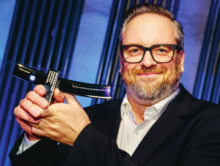 Herrmann von der Schwitzke Graphics GmbH mit dem Special Award Tobias Schmidt (Leiter
