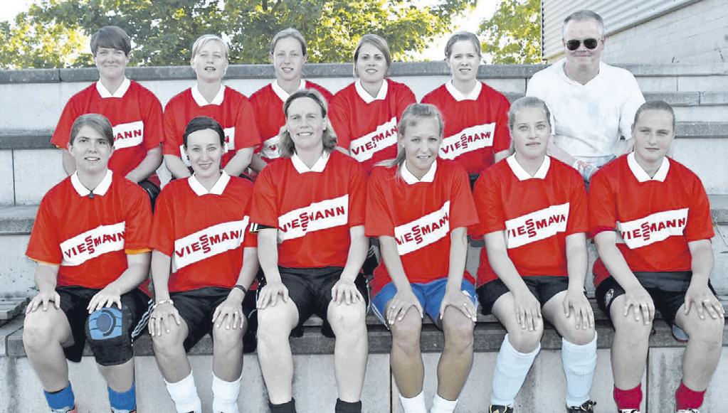 Nummer 168 Frauenfußball Freitag, 23. Juli 2010 Zu elft, was in der Vorbereitung nicht selbstverständlich ist: der DFC Allendorf mit hinten, von links.