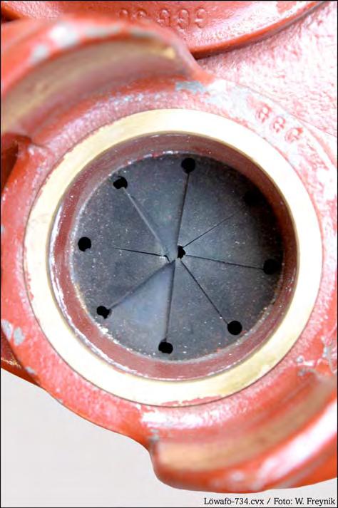 Bild 28: Blick von oben in den Unterflurhydranten Deutlich sichtbar ist die eingelassene und