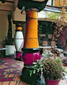 Hundertwasser als Architekt Hundertwasser wollte für die Menschen schöne, heitere und freundliche Häuser bauen, in denen sie sich wohl
