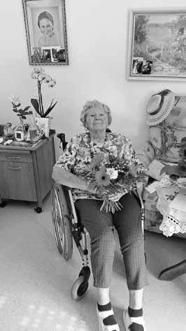 2015 beging Frau Ursula Buchwald im DRK-Pflegeheim ihren 94. Geburtstag Am 28.07.2015 beging Frau Pauline Kummer im DRK-Pflegeheim ihren 93. Geburtstag Am 30.07.2015 beging Frau Annemarie Grütze in ihren 90.